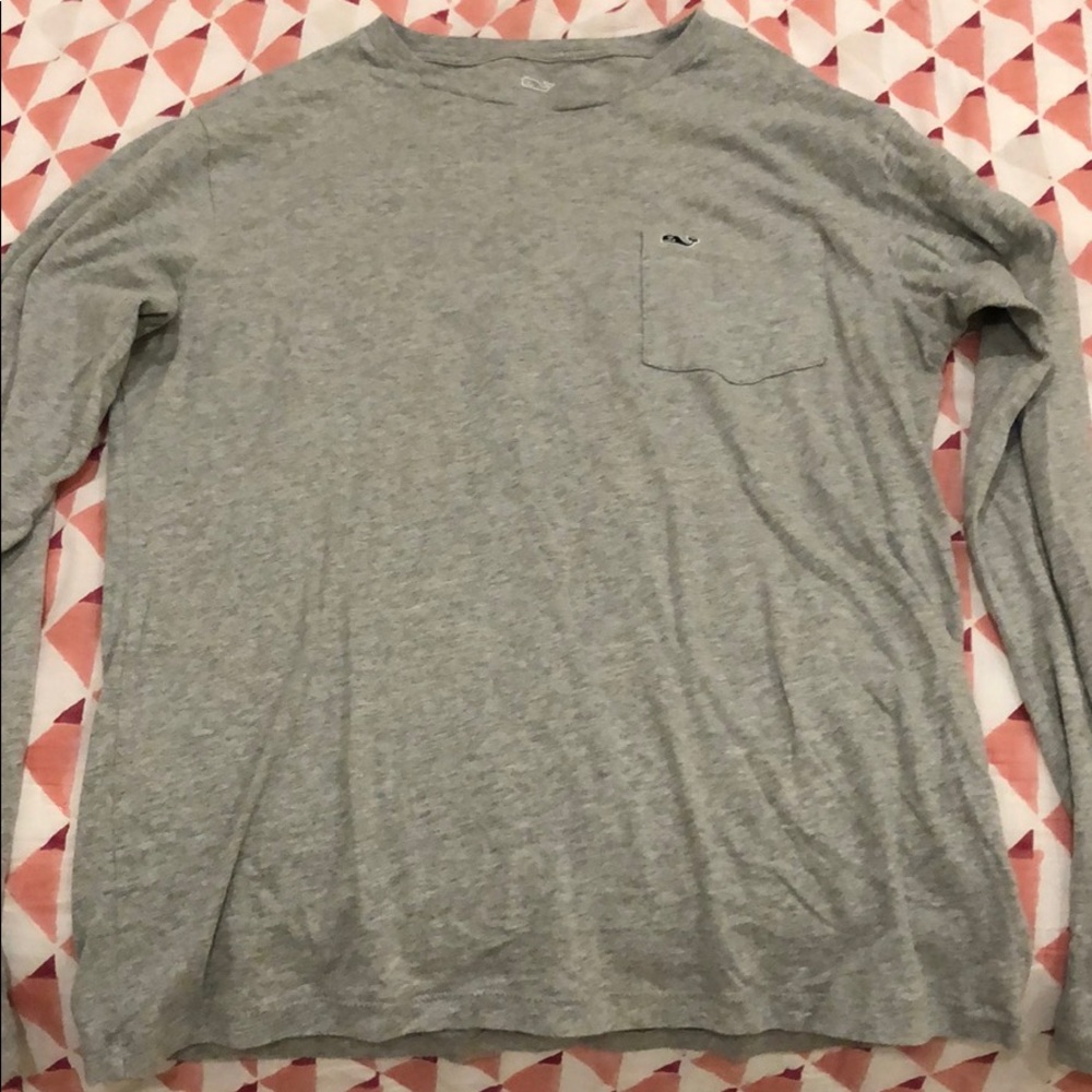 Vineyard vines tee